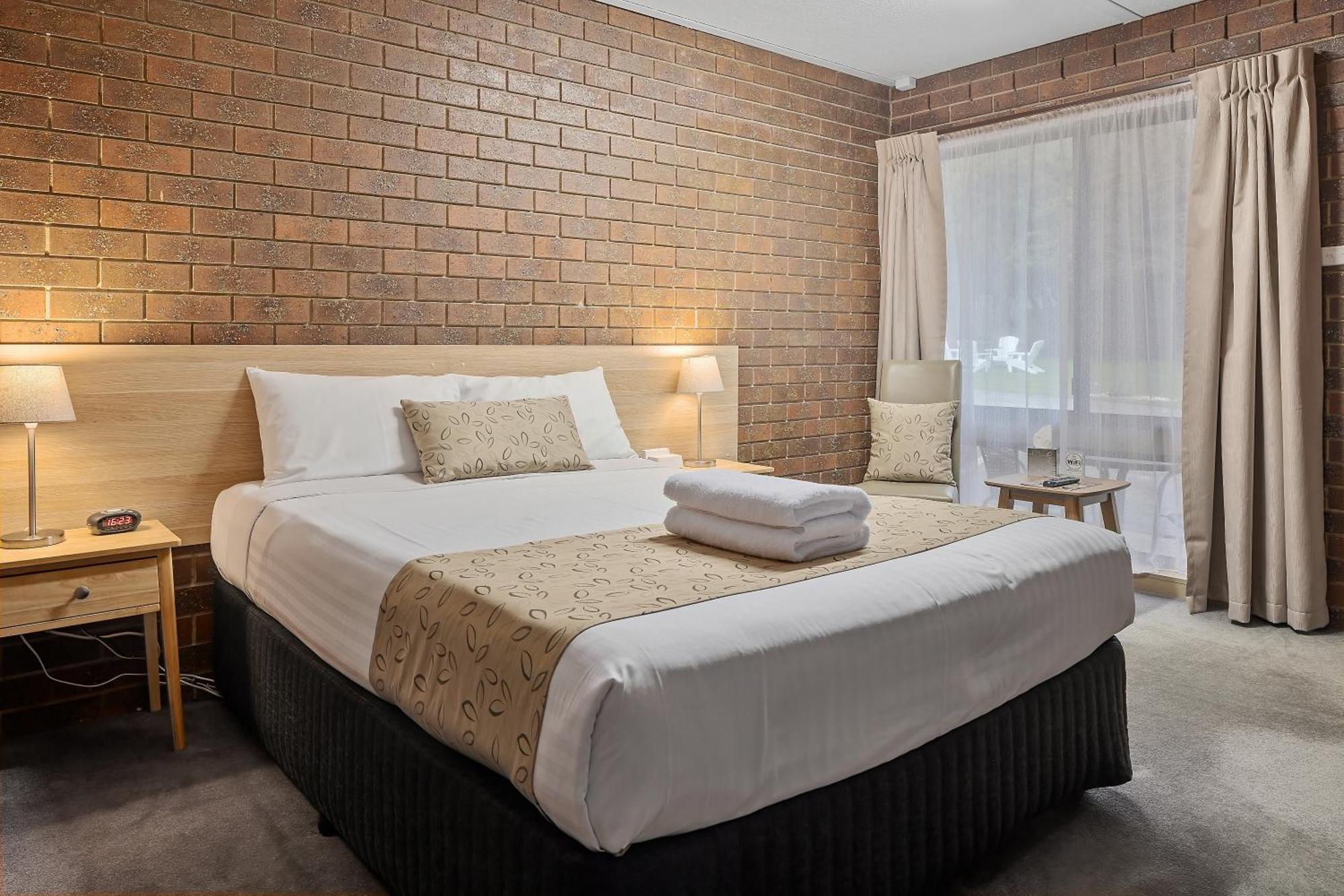 Healesville Motor Inn Room photo